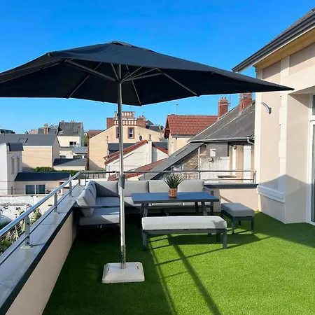Duplex Avec Terrasse, Rue De La Mer! Apartamento *